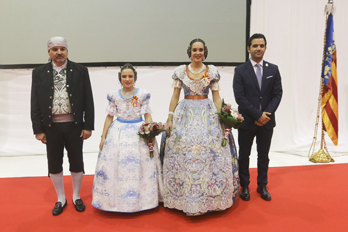 Claudia Alacreu González y Estefania Bueno Valero se convierten en Falleras Mayores de Paterna 2017