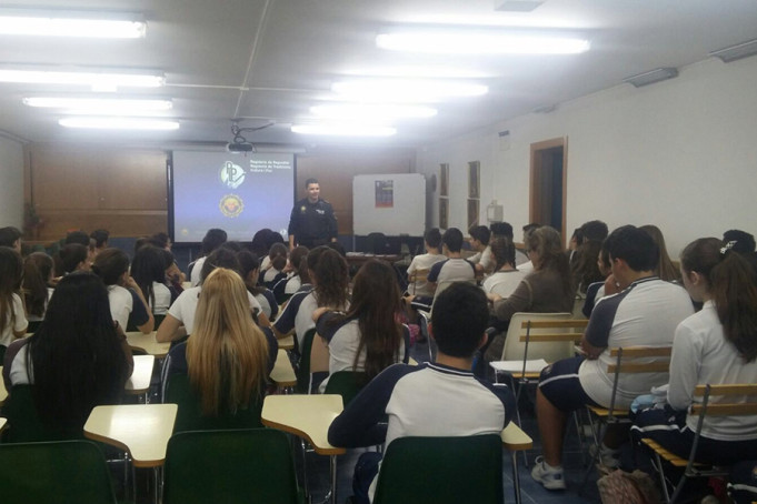 El Ayuntamiento forma a los escolares de Paterna en el uso seguro de material pirotécnico en Fallas