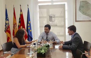 El convenio entre Ayuntamiento y Parc Tecnològic permitirá crear más plazas de aparcamiento en el parque