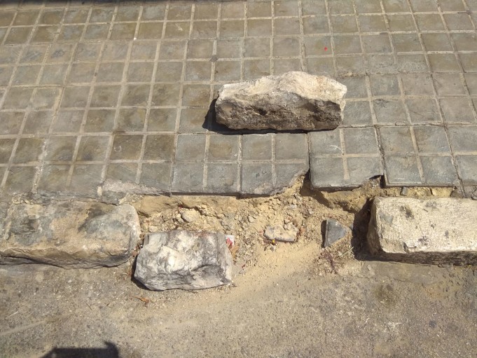 Compromís denuncia el estado de las aceras de varias calles de Paterna
