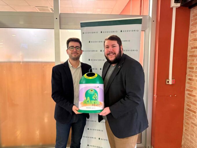 Paterna fomenta el reciclaje de vidrio durante las Fallas con la campaña «La Plantà del Vidre»