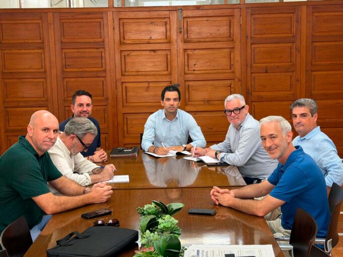 Paterna refuerza su apoyo a las pymes y autónomos con la renovación del convenio con APYMEP