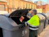 Paterna instala placas neutralizadoras de olores en los contenedores de basura para crear entornos urbanos más agradables